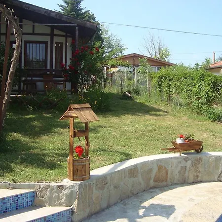 Landhaus Efos Bungalows *