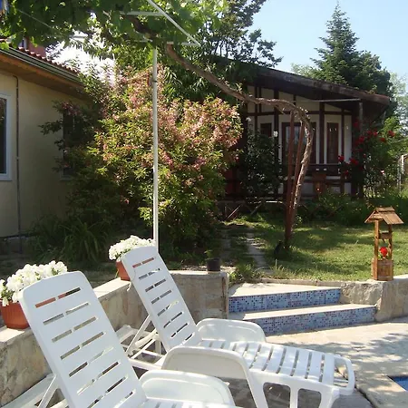 Landhaus Efos Bungalows